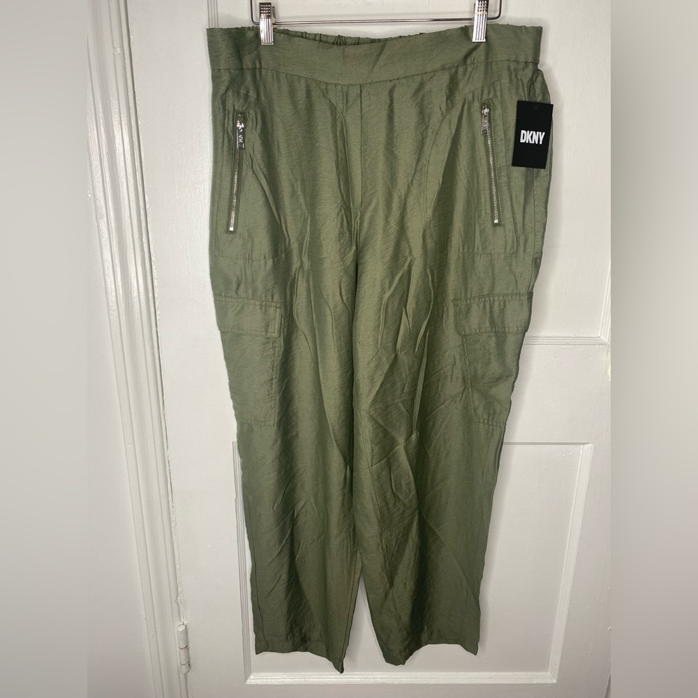 DKNY NWT Light Fatigue Olive Green Women's Cargo Pants